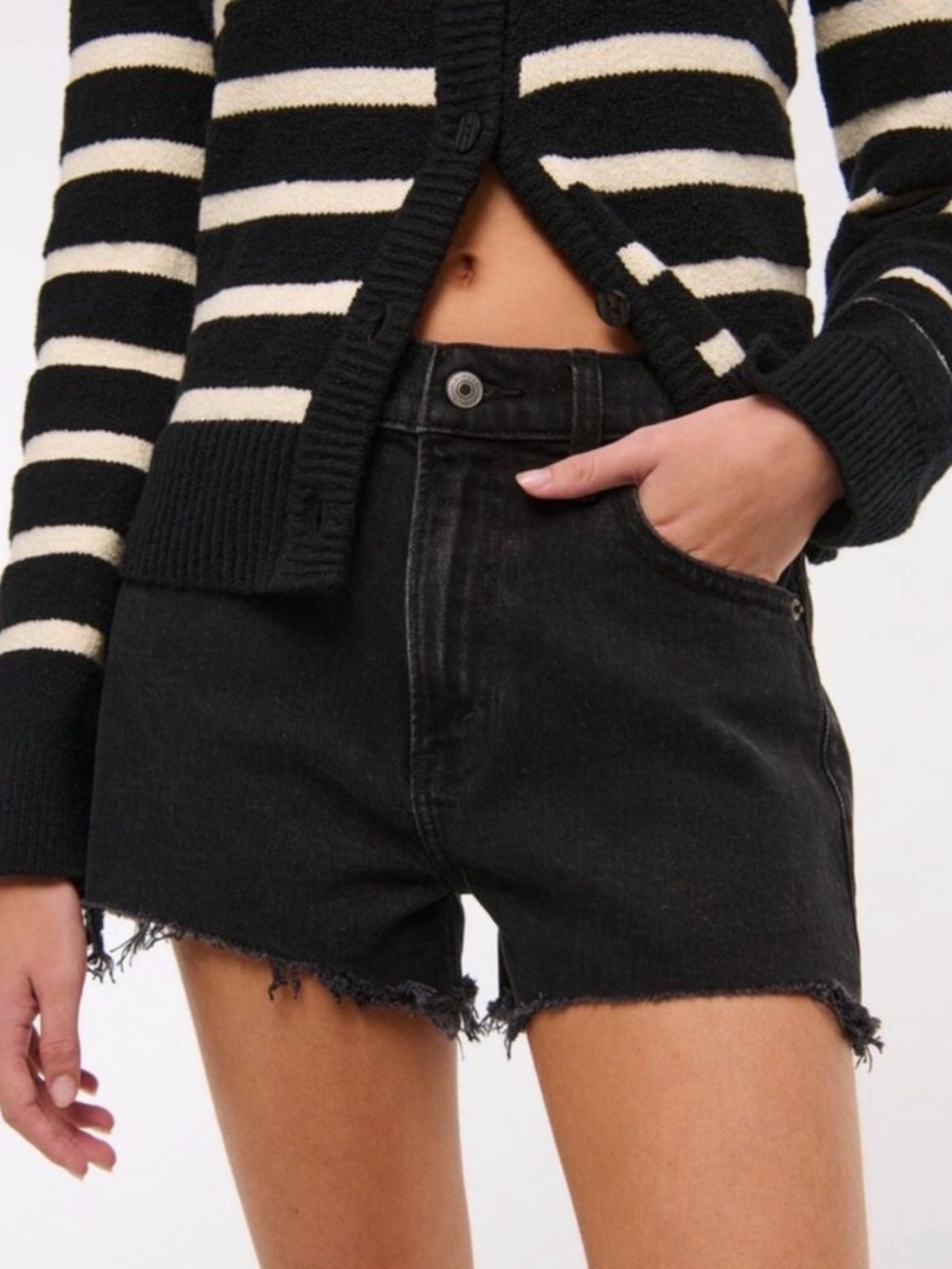 Abercrombie & Fitch The Mom Short High Rise Black Wash Size 26